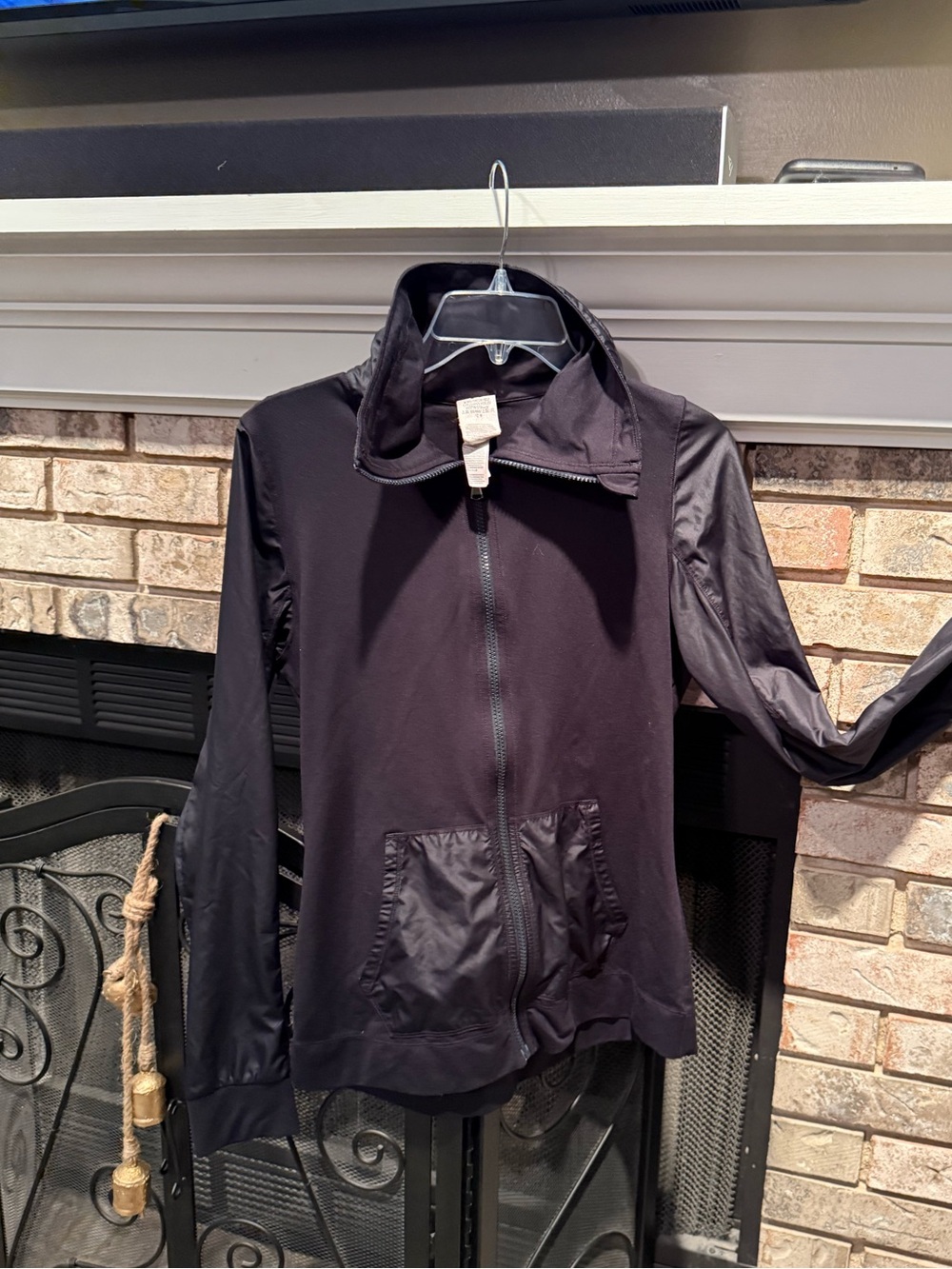 Under Armour light weight jacket, black, size Medium, EUC